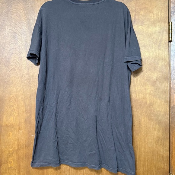 Goodie Two Sleeves Nashville Tennessee Guitar Graphic Tee Size Large - Picture 4 of 4